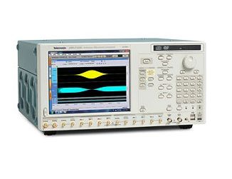 Generator przebiegów arbitralnych AWG7082C Tektronix
